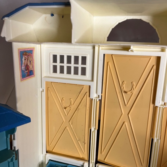 Vintage 1998 Mattel Barbie Riding Stable Horse Corral Play Set - Picture 10 of 15